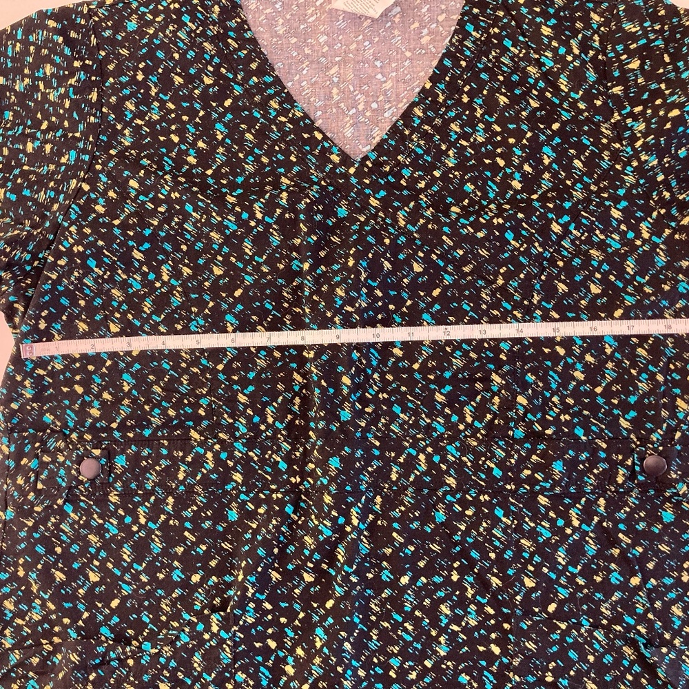 SCRUB TOP - Picture 3 of 3